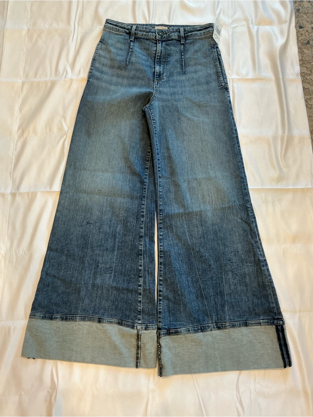 Wide-Leg High-Rise Flare Jeans in Light Blue Denim